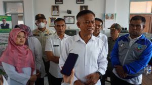 Sekretaris Daerah (Sekda) Garut, Nurdin Yana, melaksanakan inspeksi mendadak (sidak) di Pasar Ciawitali Guntur, Kecamatan Tarogong Kidul, Kabupaten Garut, Rabu (21/12/2022).